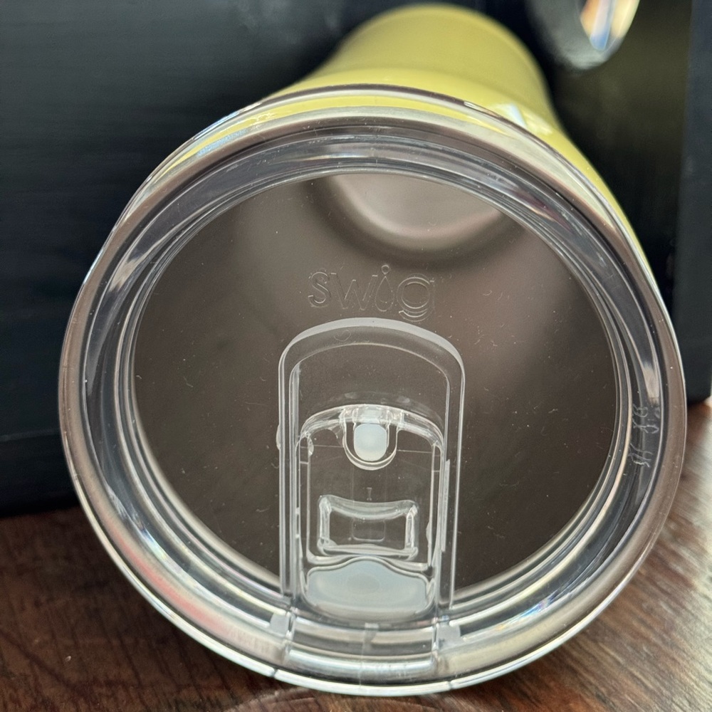 Shimmer Buttercup Tumbler - NWOT - Picture 5 of 5